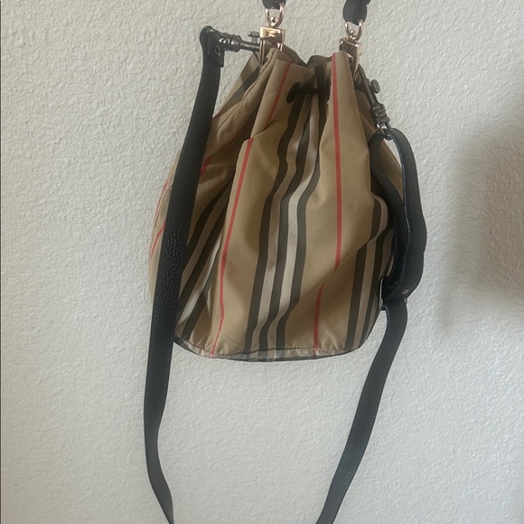 Burberry Icon Stripe ECONYL® Drawcord Pouch - Picture 4 of 6